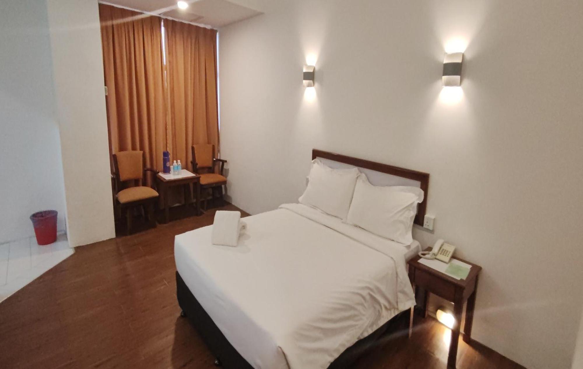 Standard Queen Room